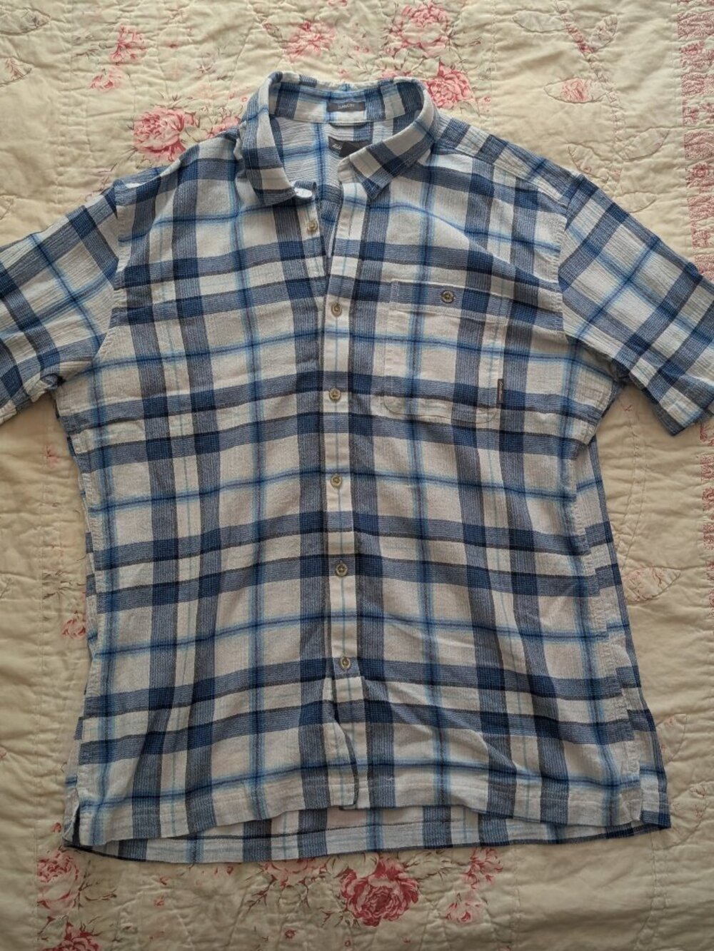 Eddie Bauer blue and white short sleeve button down XL